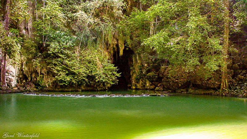 Im Than Bok Khorani NAtionalpark bei Ao Luk, kommt das Wasser aus einer Höhle