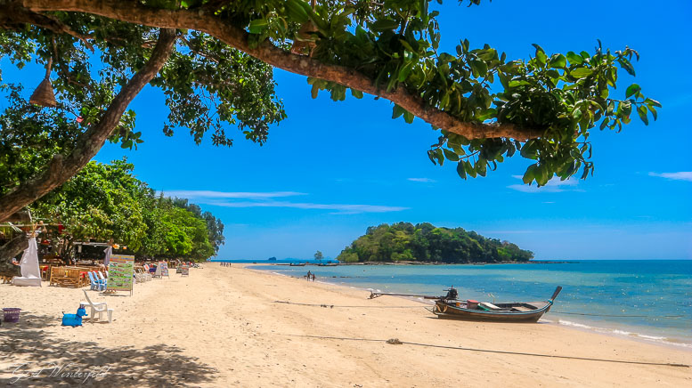 Nördlicher Teil des Klong Muang Beach in Krabi